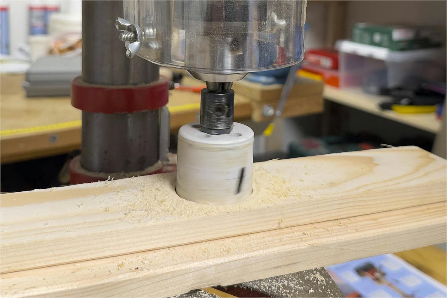 Poraa tarkasti Pylväsporakoneen